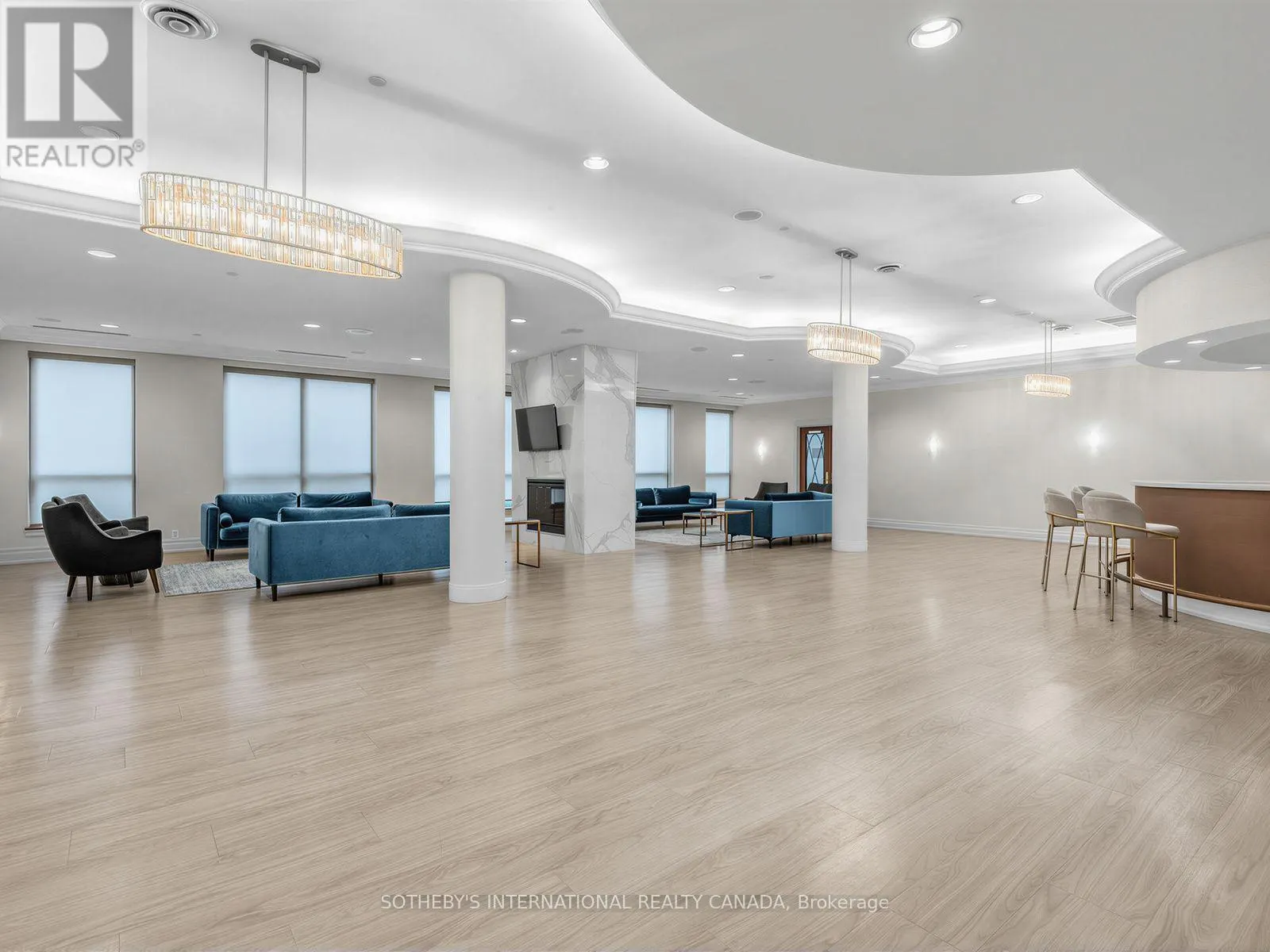 127 - 5233 DUNDAS STREET W
