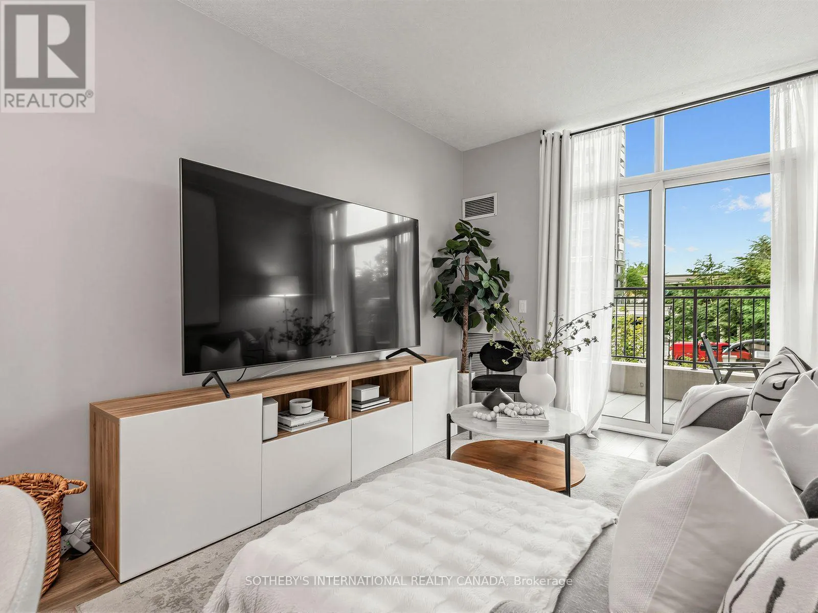 127 - 5233 DUNDAS STREET W