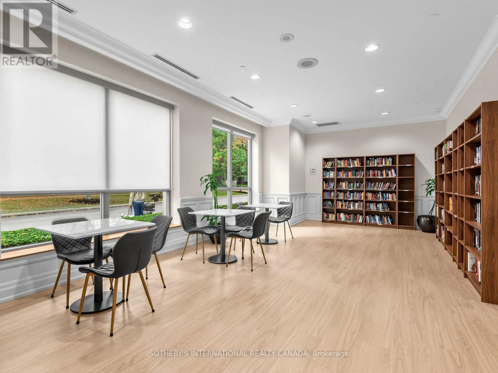 127 - 5233 DUNDAS STREET W