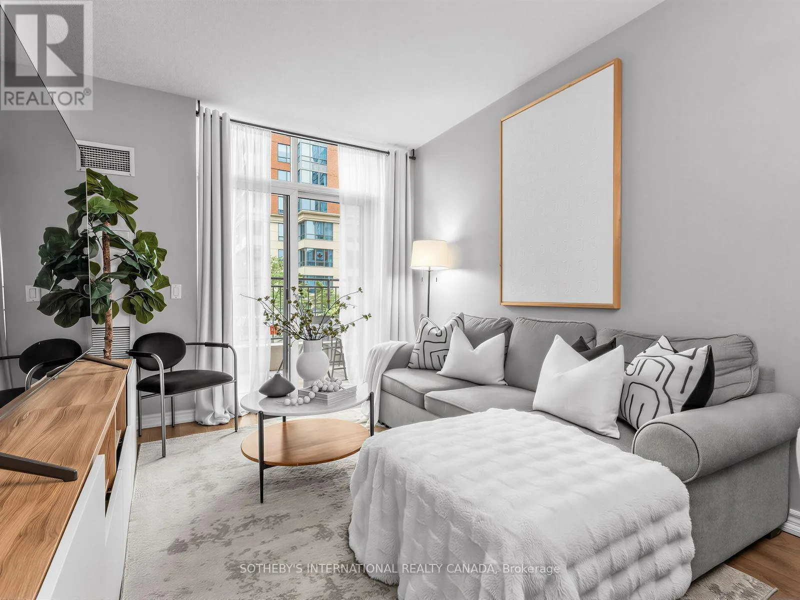 127 - 5233 DUNDAS STREET W