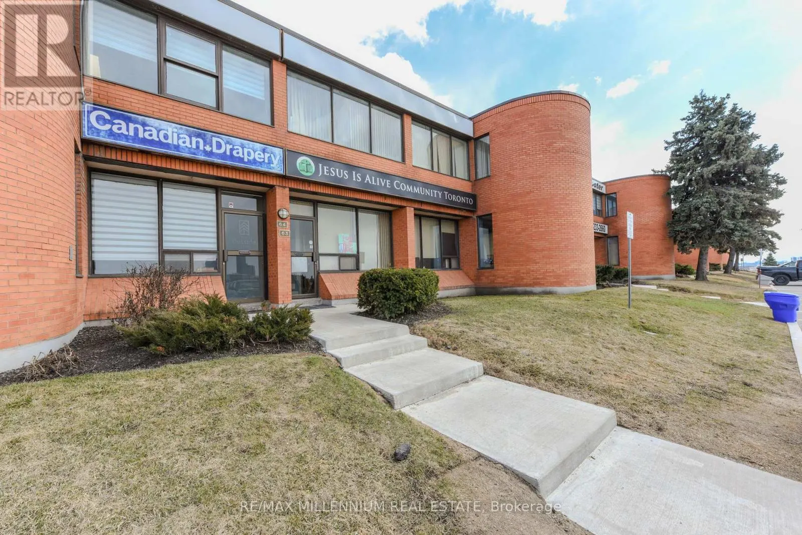 64 - 750 OAKDALE ROAD
