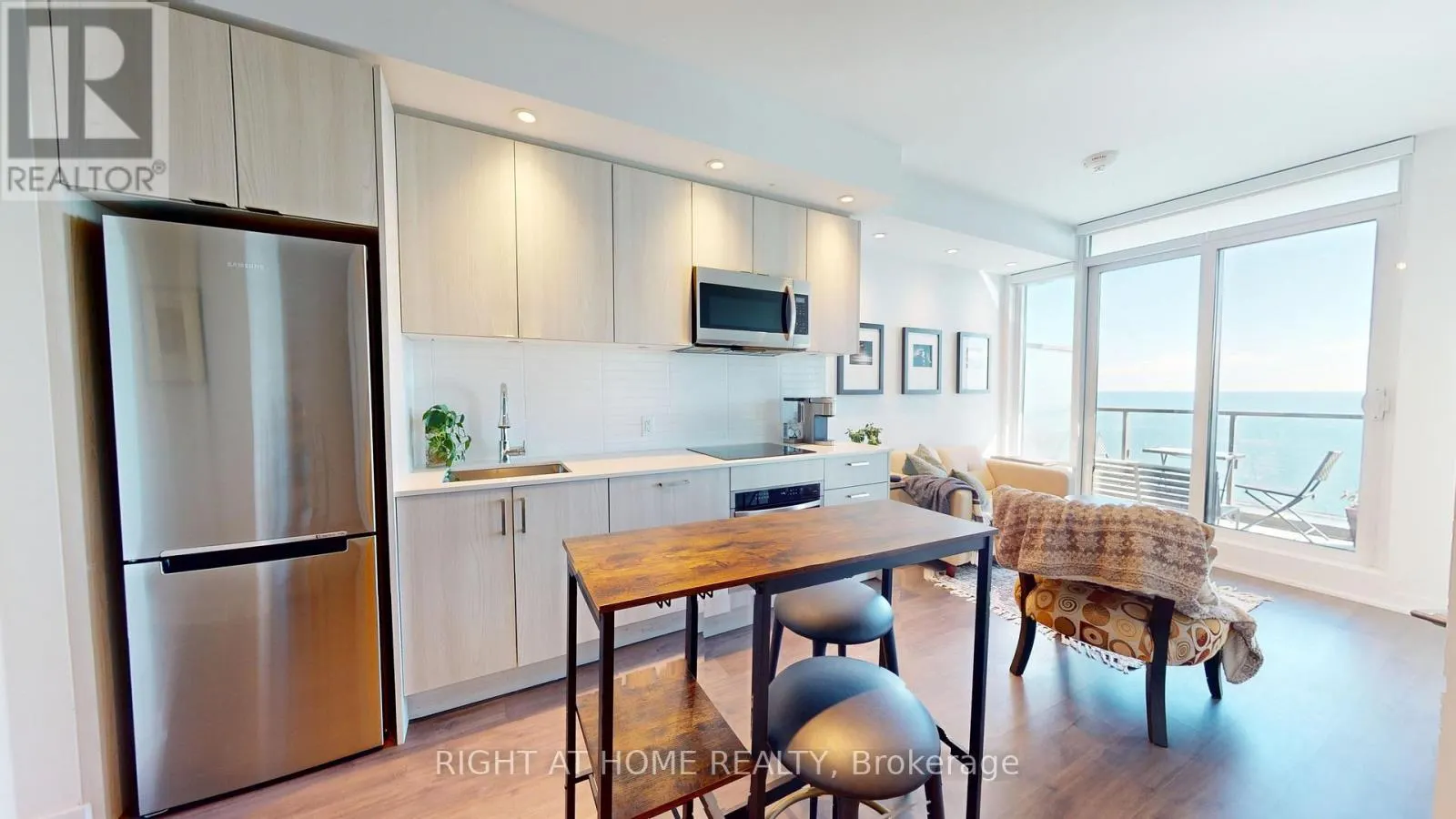 1609 - 1926 LAKE SHORE BOULEVARD W
