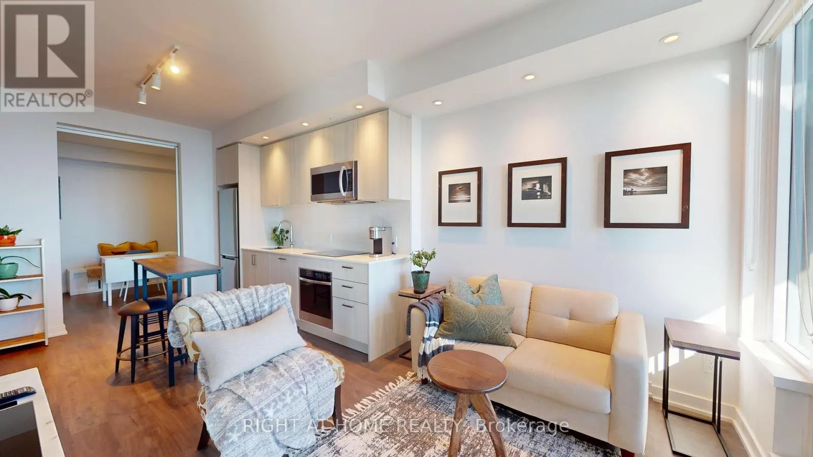 1609 - 1926 LAKE SHORE BOULEVARD W