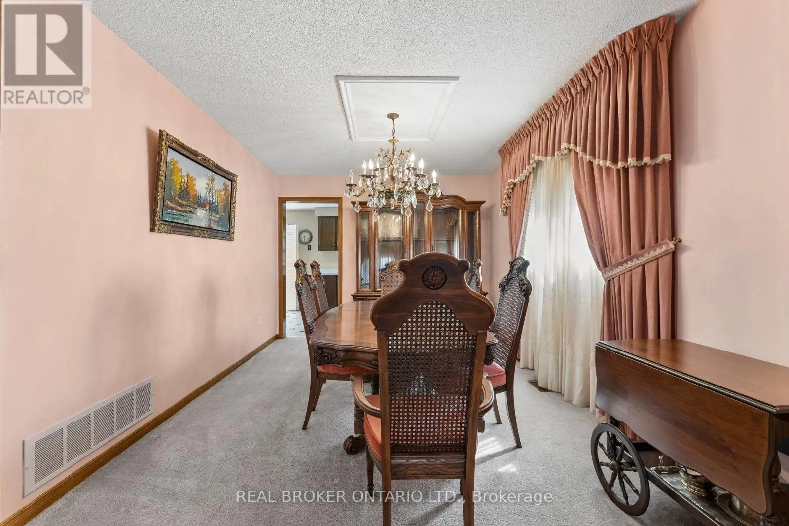 102 CORONATION CIRCLE