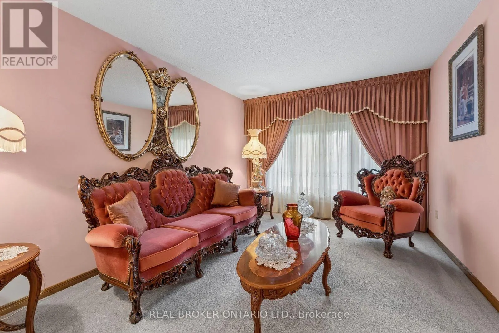 102 CORONATION CIRCLE