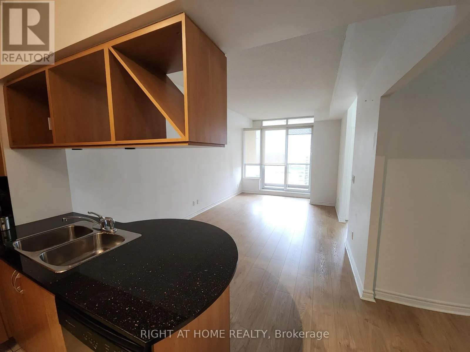 2806 - 4090 LIVING ARTS DRIVE