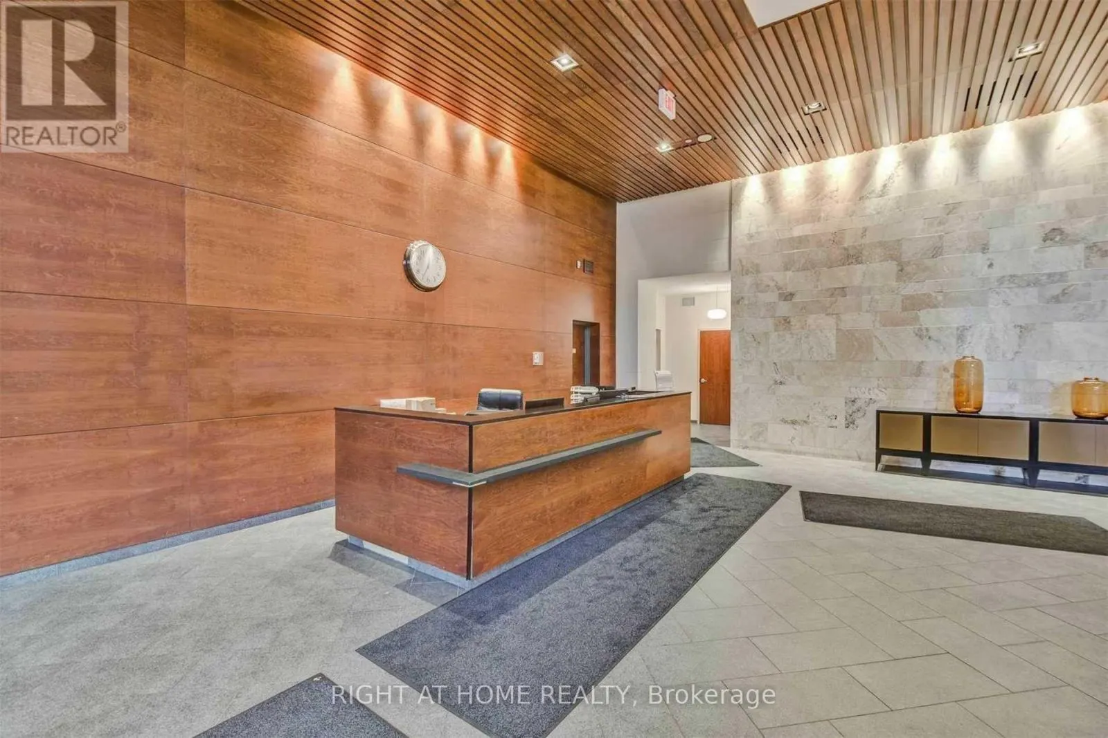 2806 - 4090 LIVING ARTS DRIVE