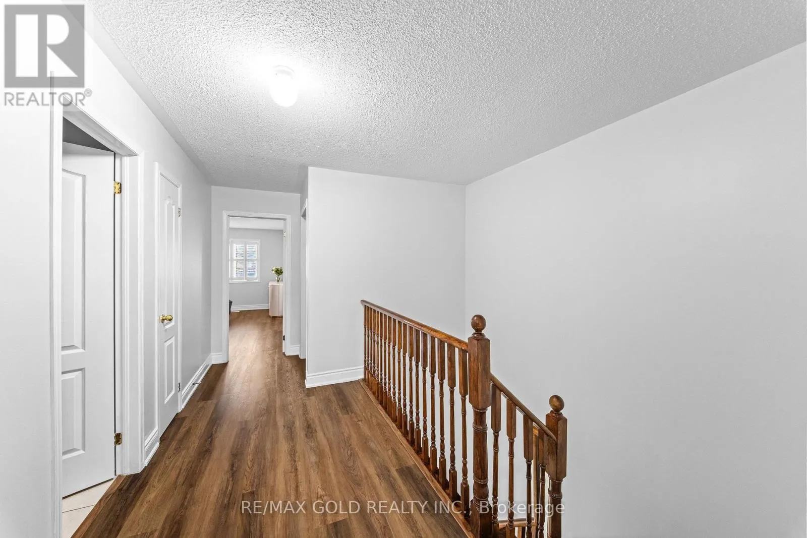 33 BAY BREEZE DRIVE