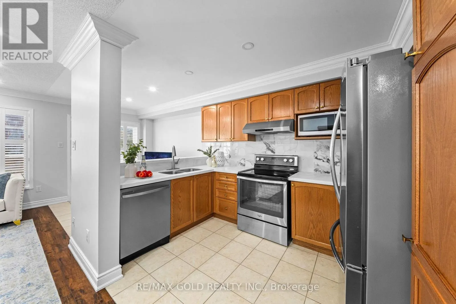 33 BAY BREEZE DRIVE