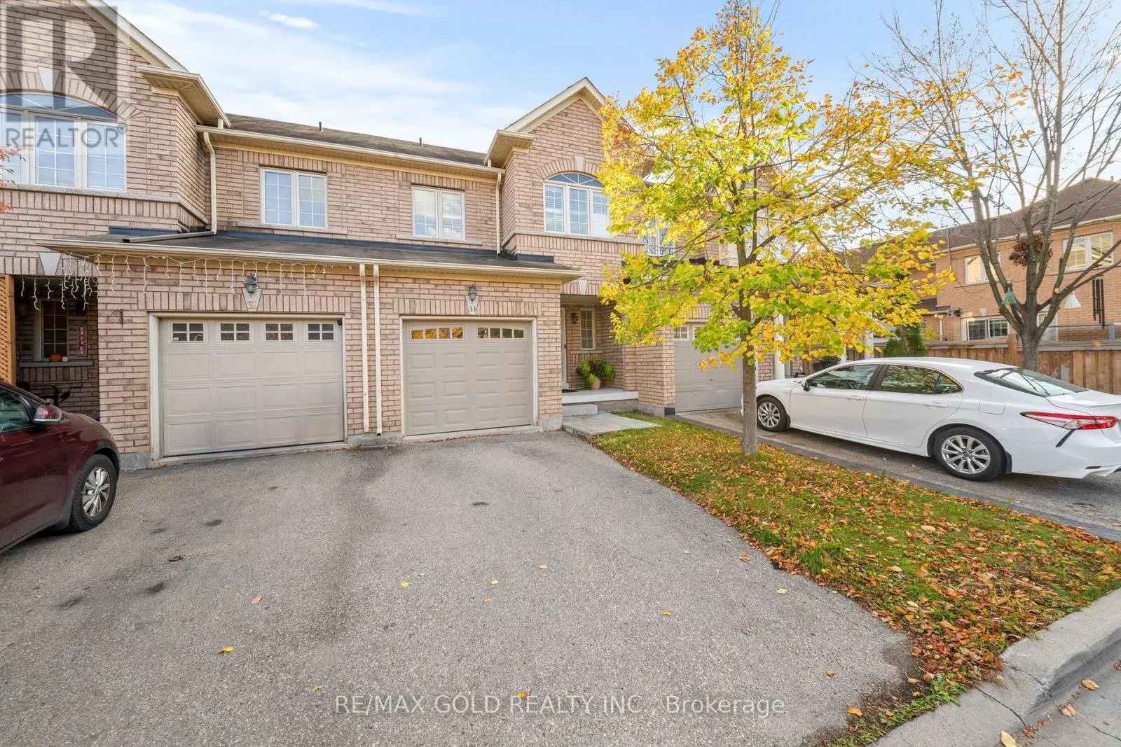 33 BAY BREEZE DRIVE