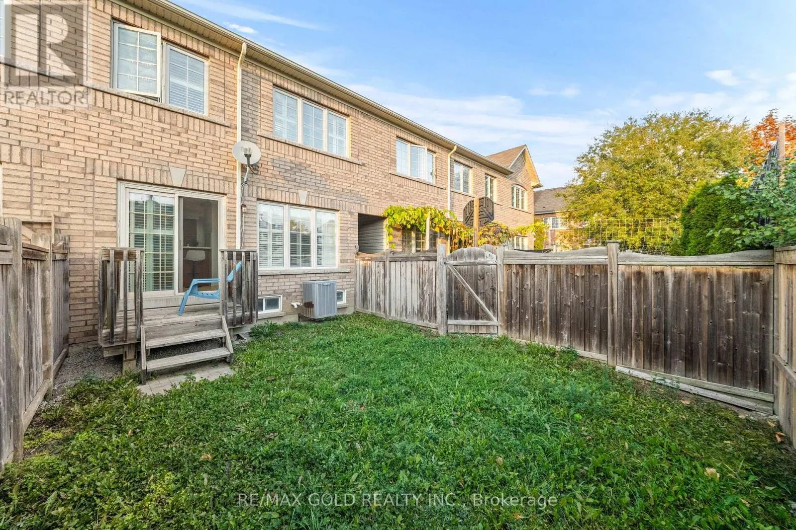 33 BAY BREEZE DRIVE