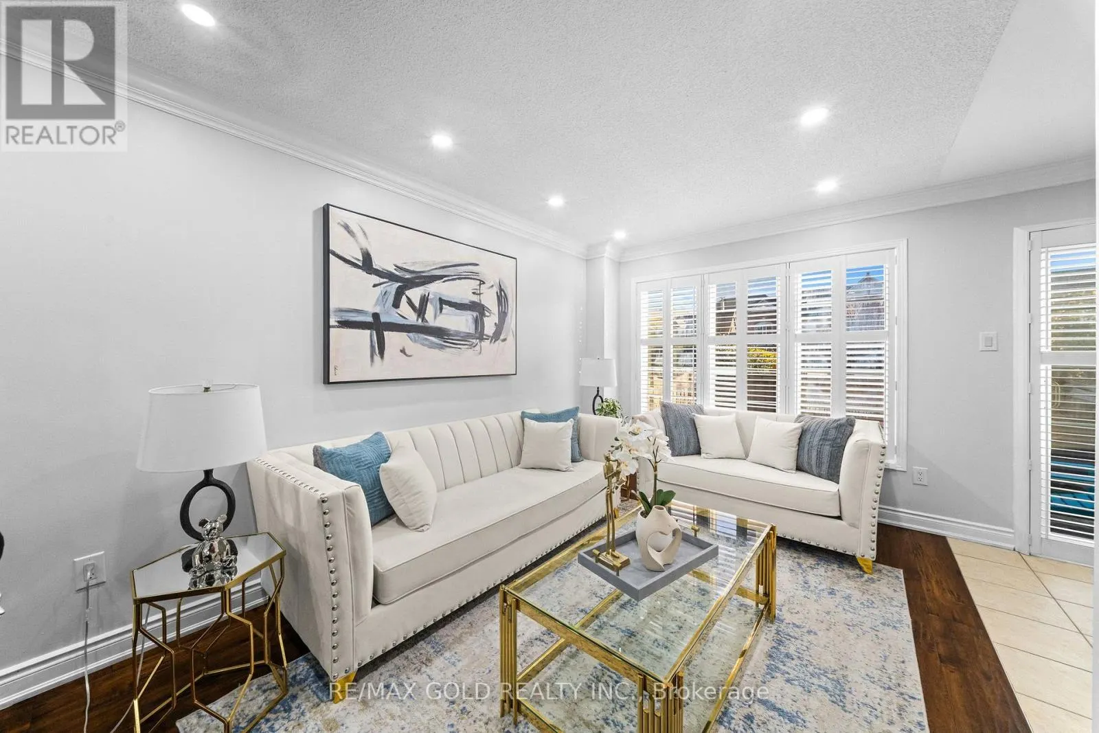 33 BAY BREEZE DRIVE