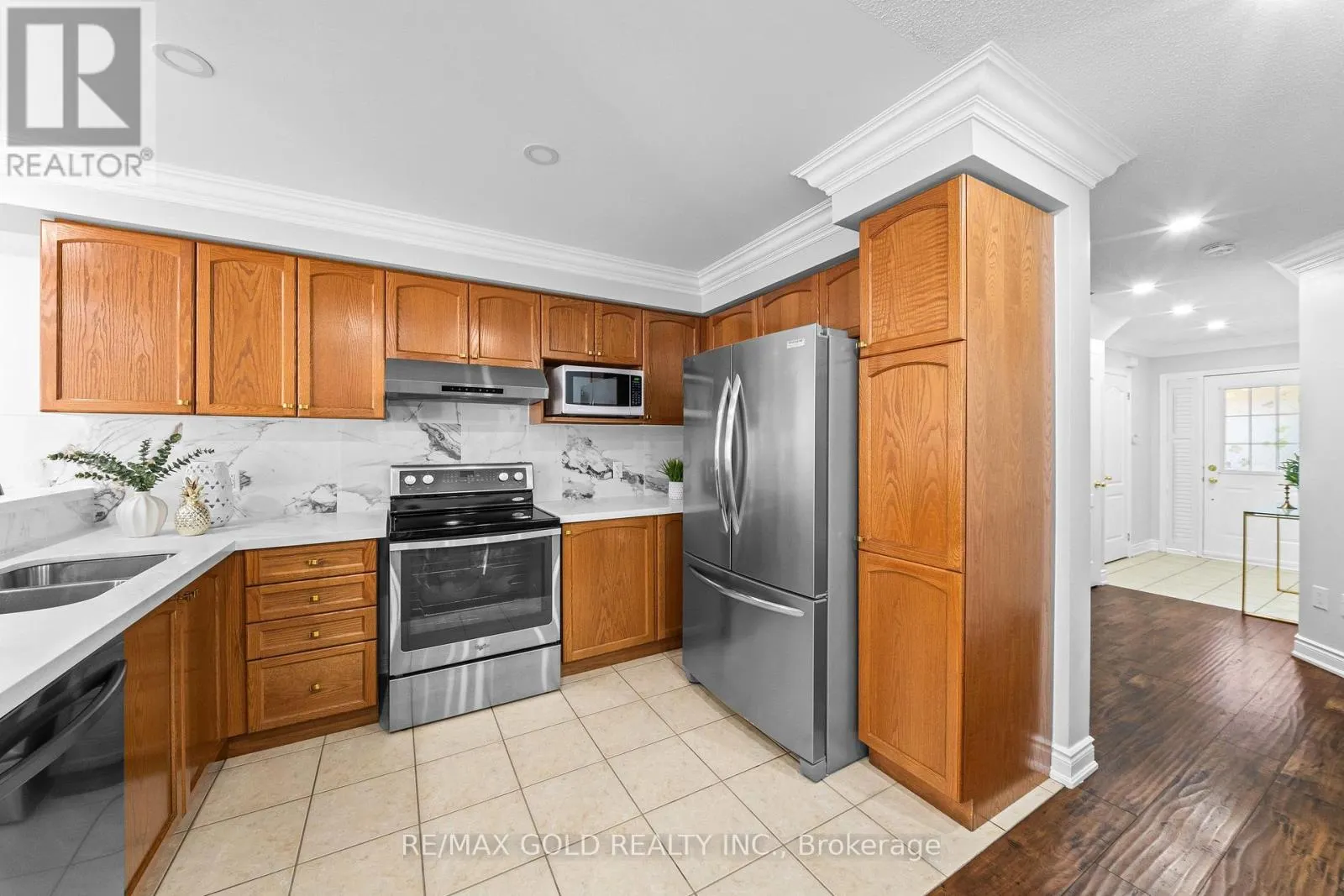 33 BAY BREEZE DRIVE