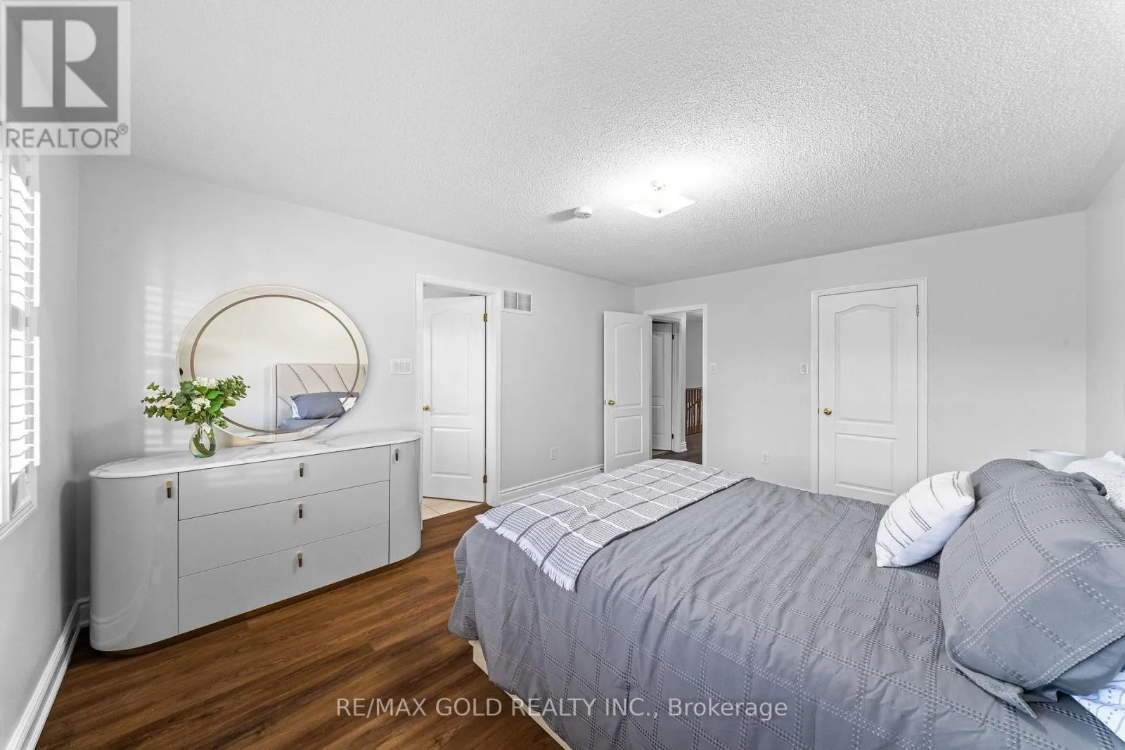 33 BAY BREEZE DRIVE