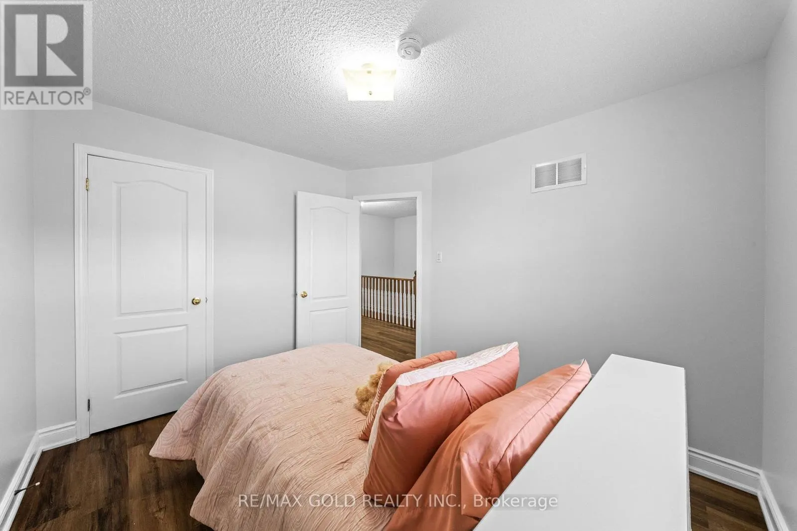 33 BAY BREEZE DRIVE