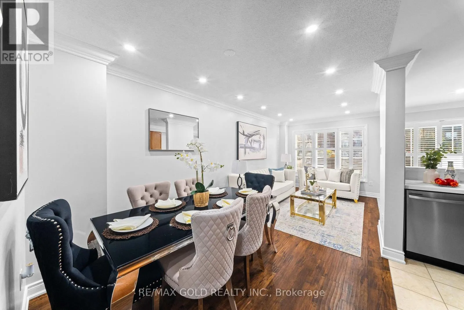 33 BAY BREEZE DRIVE