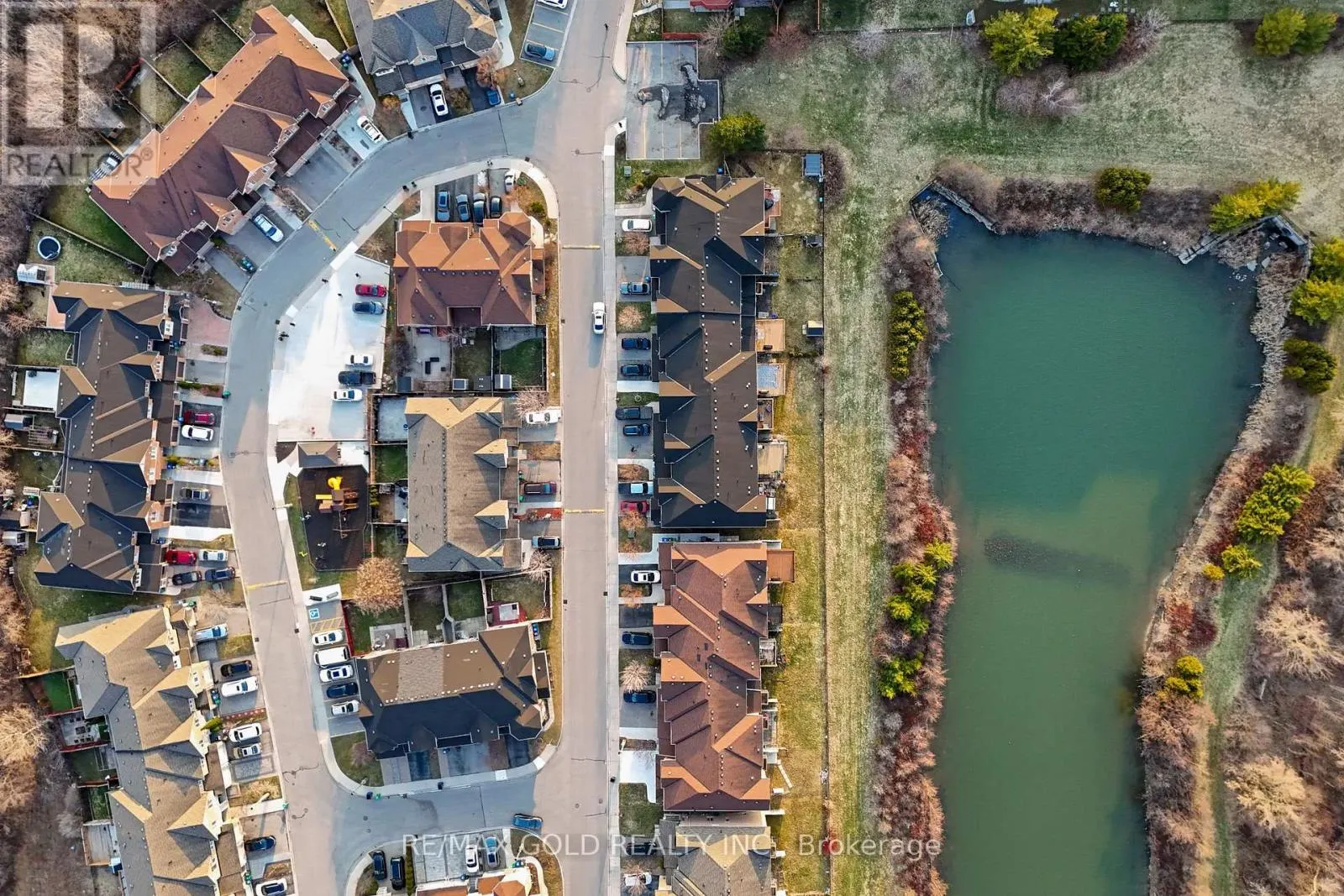 33 BAY BREEZE DRIVE