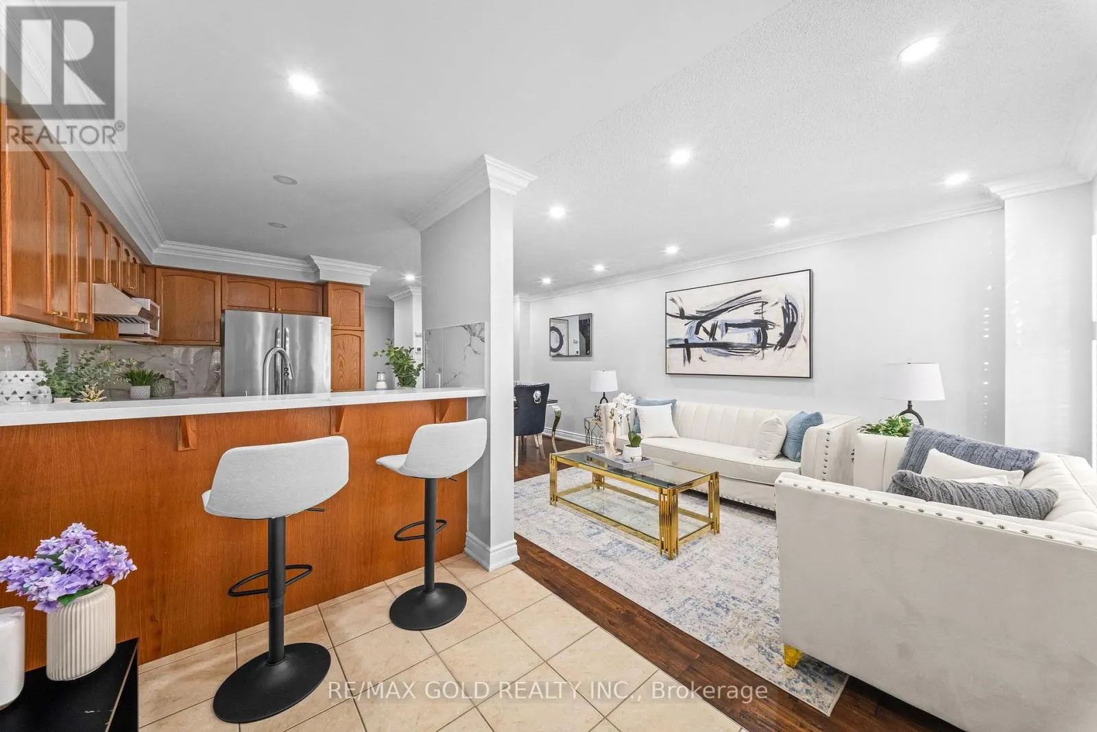 33 BAY BREEZE DRIVE