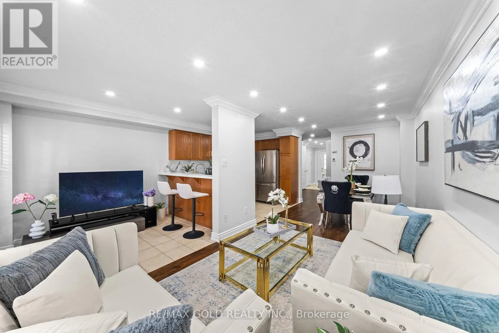 33 BAY BREEZE DRIVE