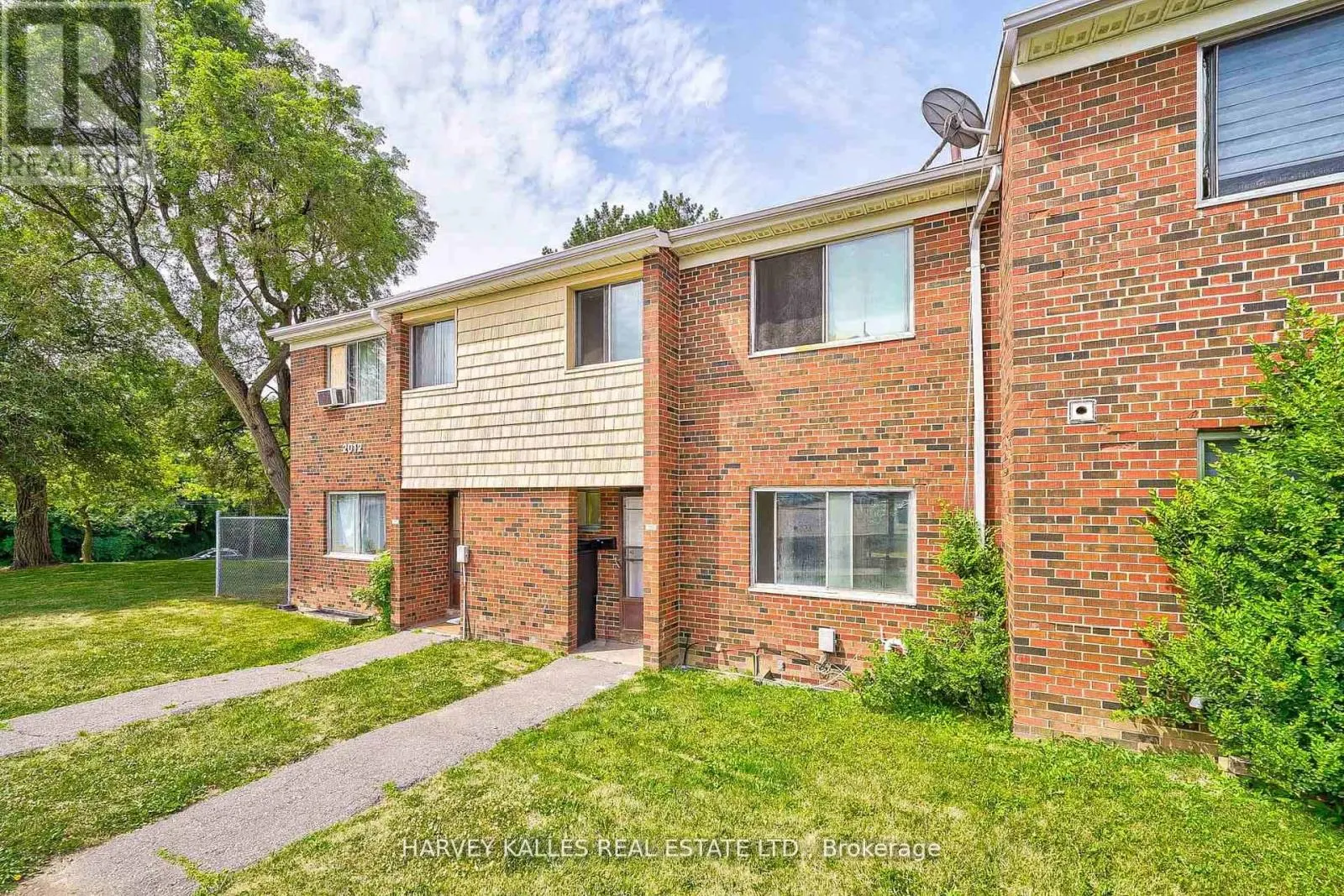 TH602 - 2012 SHEPPARD AVENUE W