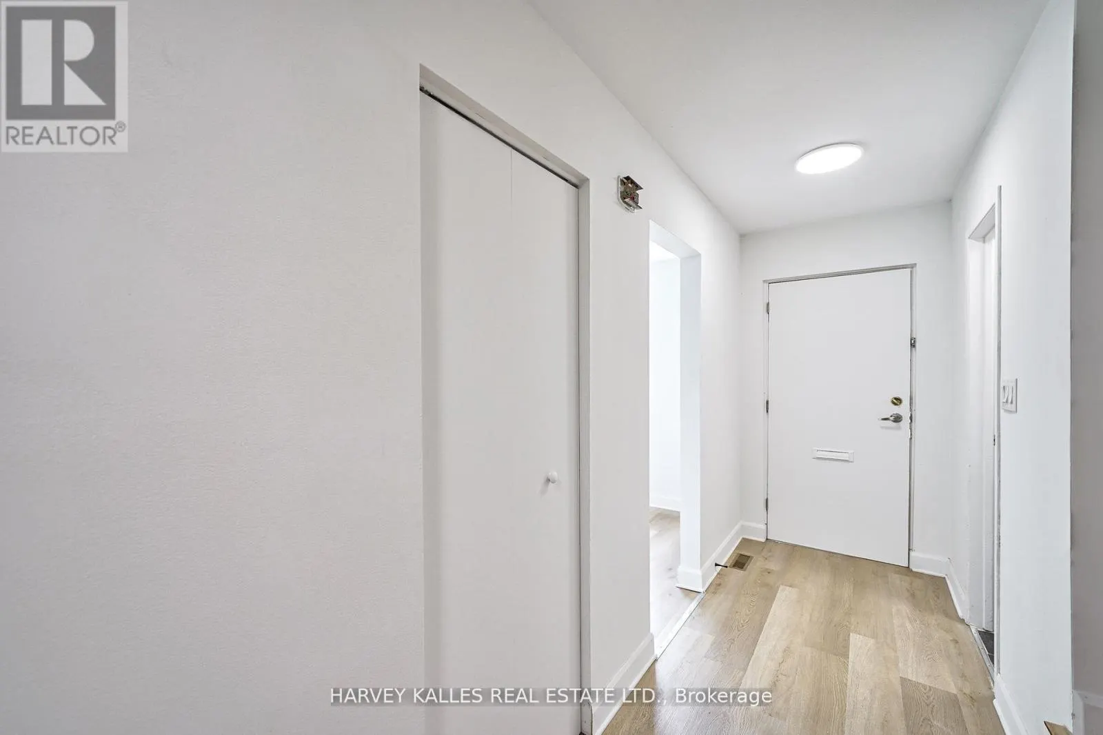 TH602 - 2012 SHEPPARD AVENUE W