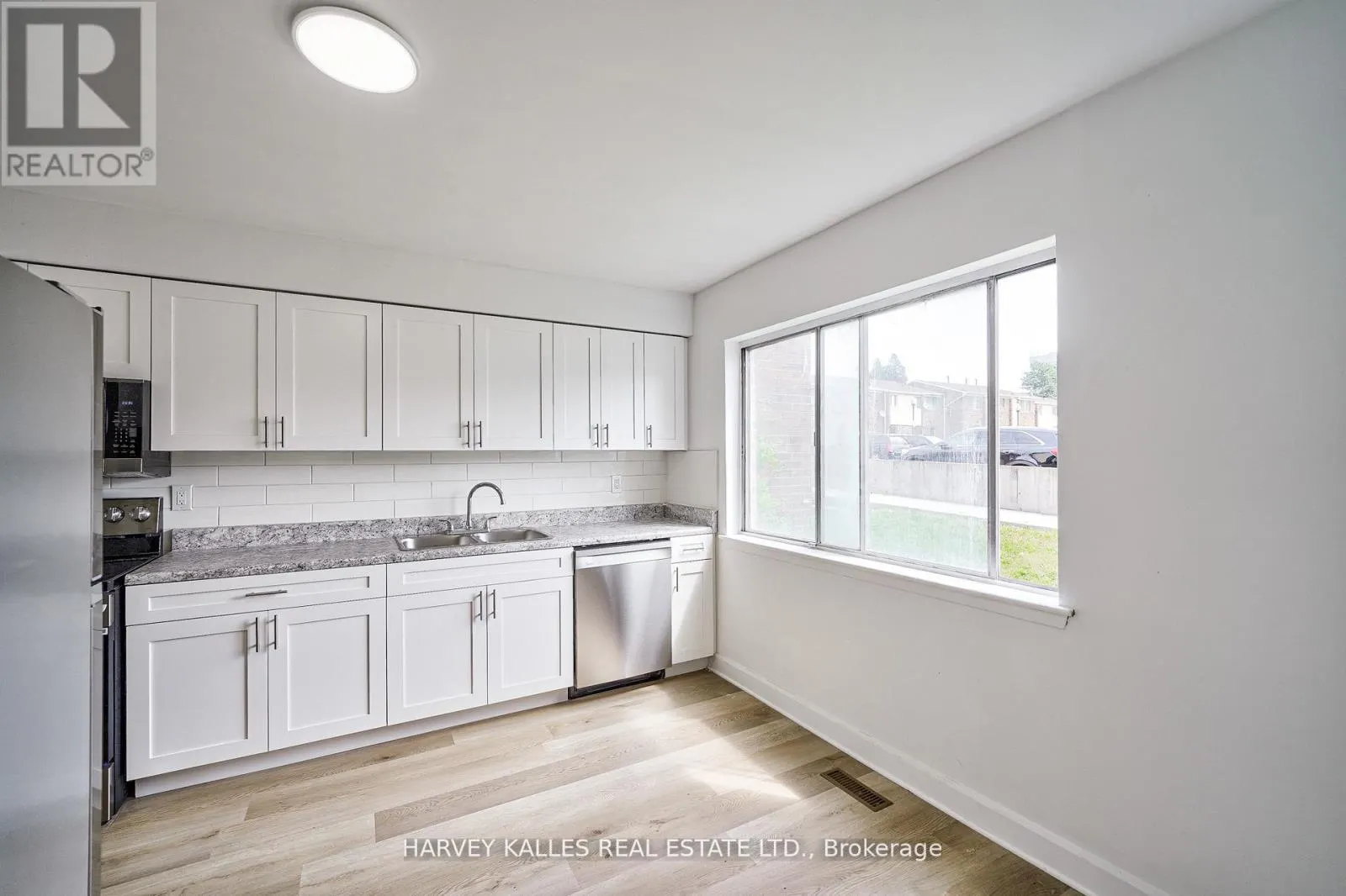TH602 - 2012 SHEPPARD AVENUE W