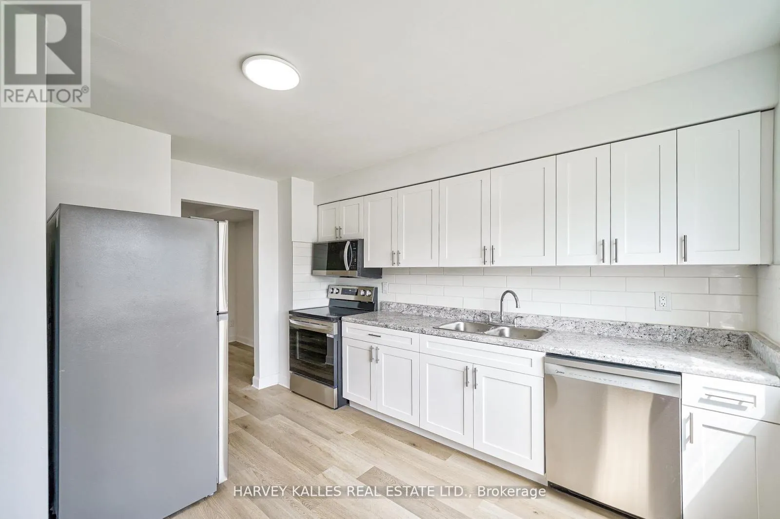 TH602 - 2012 SHEPPARD AVENUE W