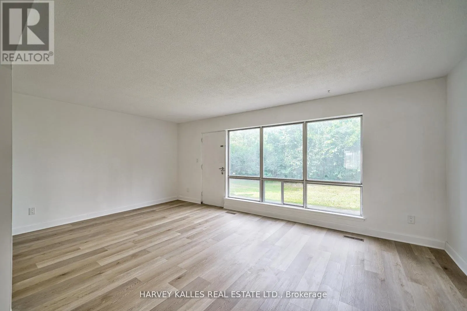 TH602 - 2012 SHEPPARD AVENUE W