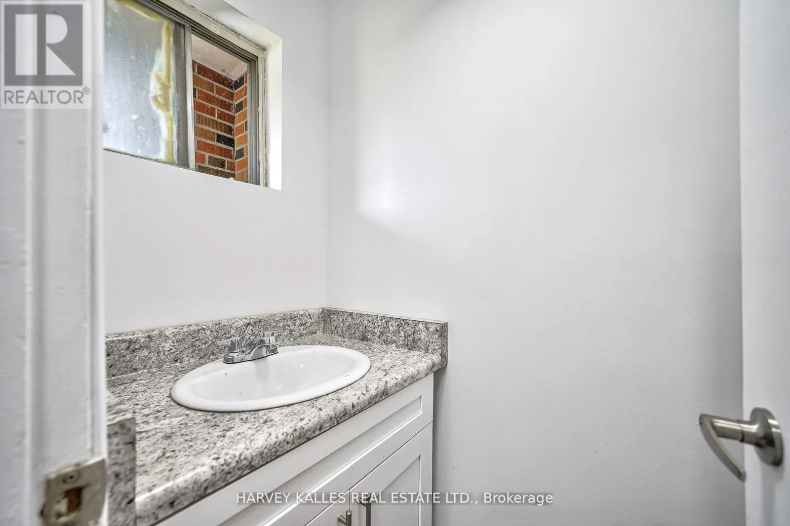 TH602 - 2012 SHEPPARD AVENUE W