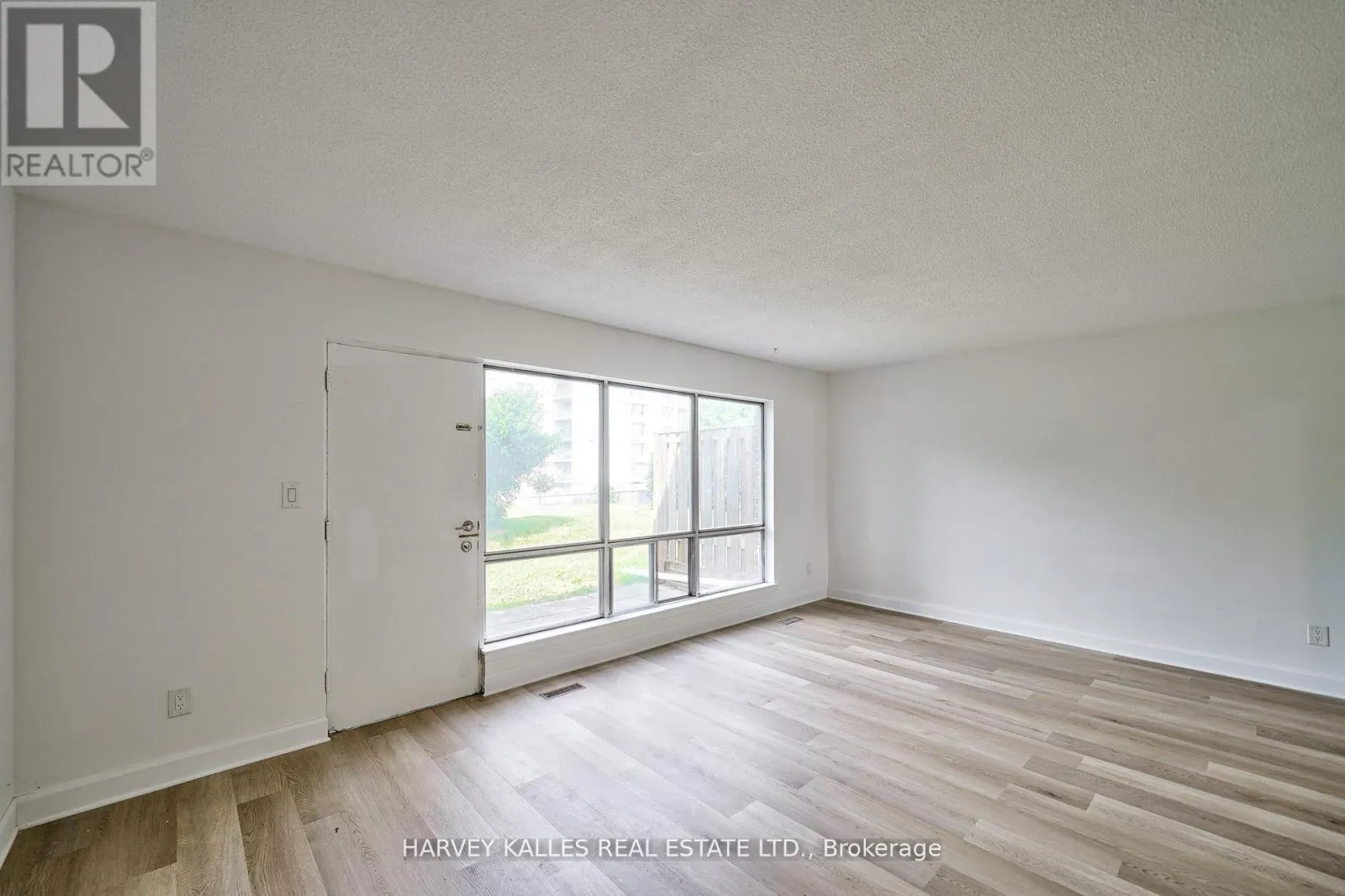 TH602 - 2012 SHEPPARD AVENUE W