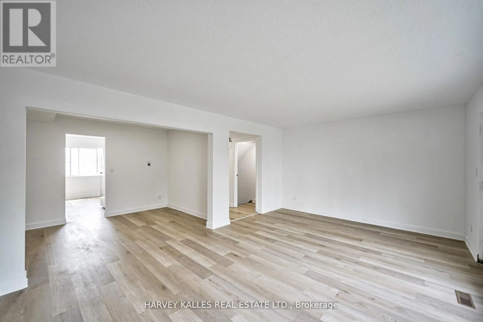 TH602 - 2012 SHEPPARD AVENUE W