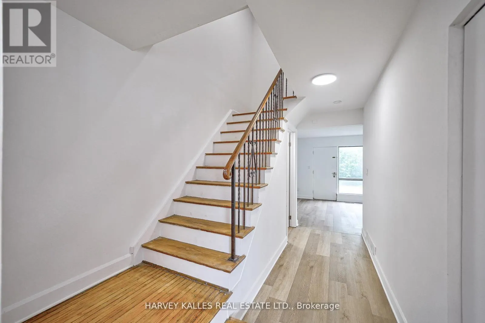 TH602 - 2012 SHEPPARD AVENUE W