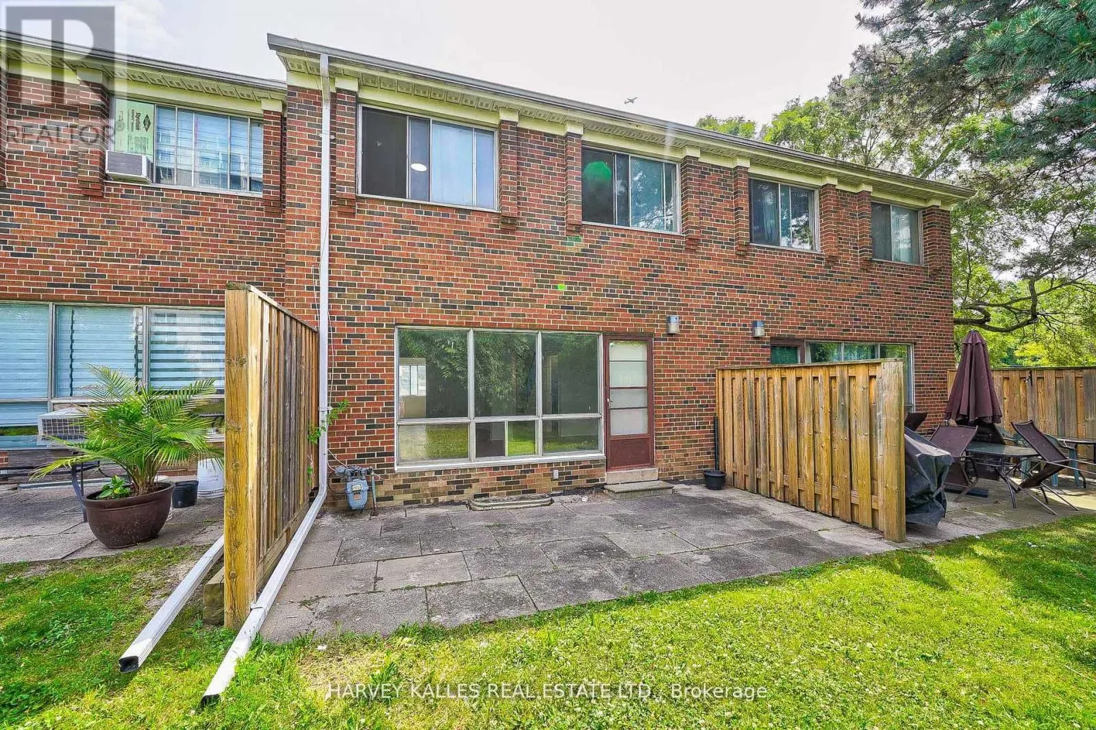 TH602 - 2012 SHEPPARD AVENUE W