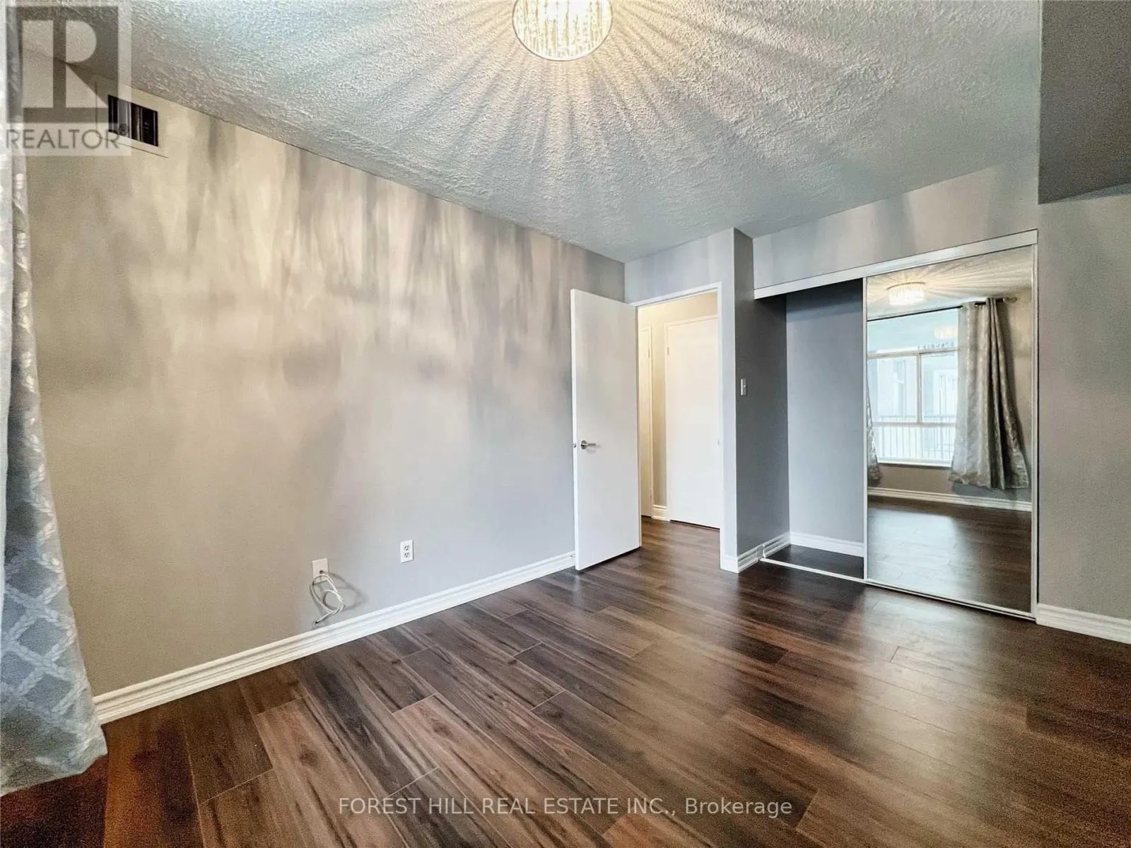 1506 - 3559 EGLINTON AVENUE