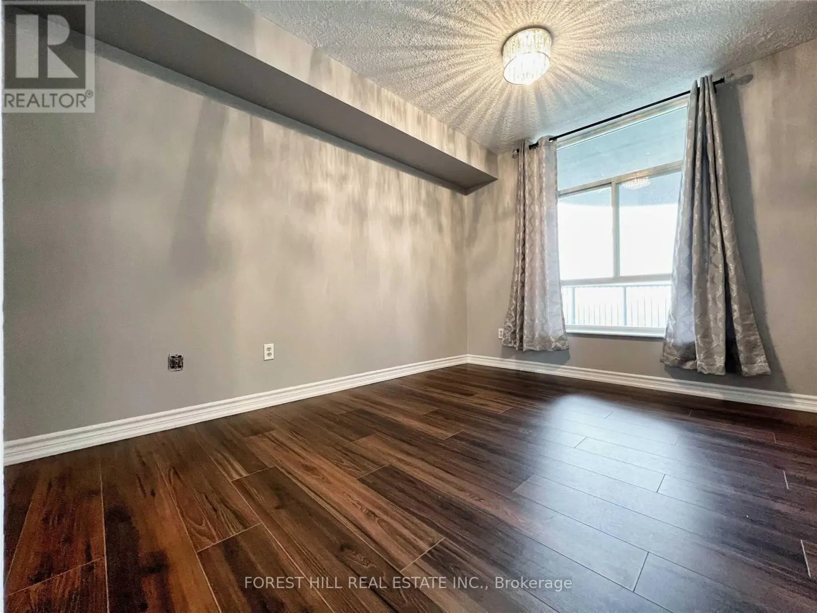 1506 - 3559 EGLINTON AVENUE