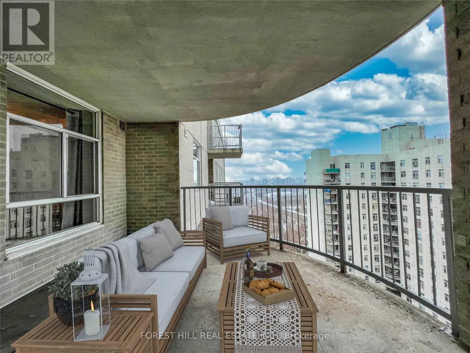1506 - 3559 EGLINTON AVENUE