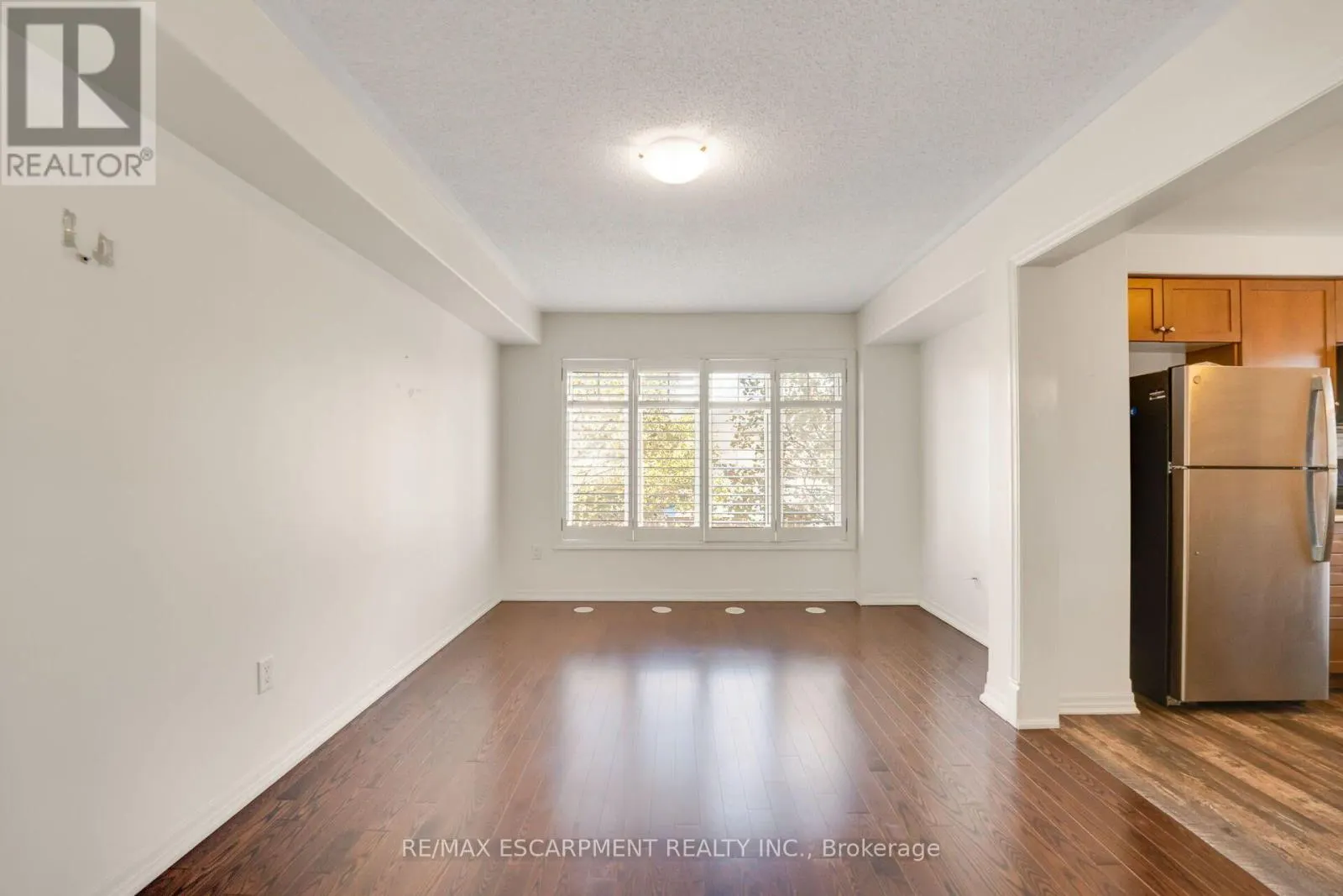 890 FOWLES COURT
