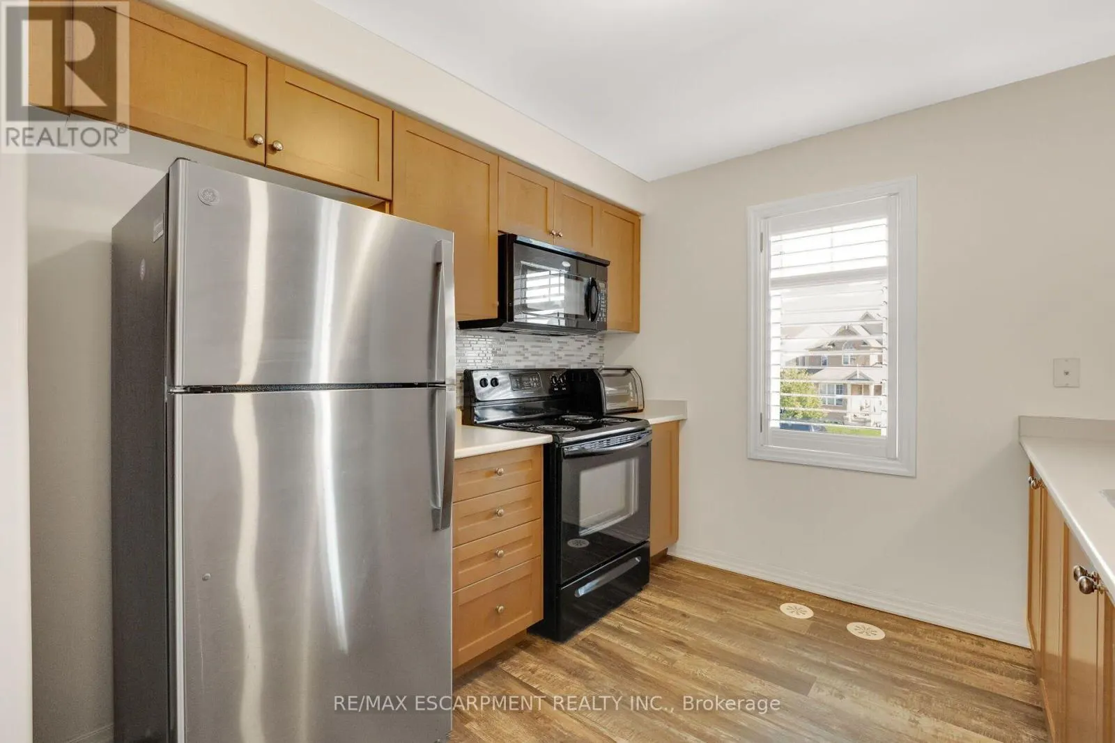 890 FOWLES COURT