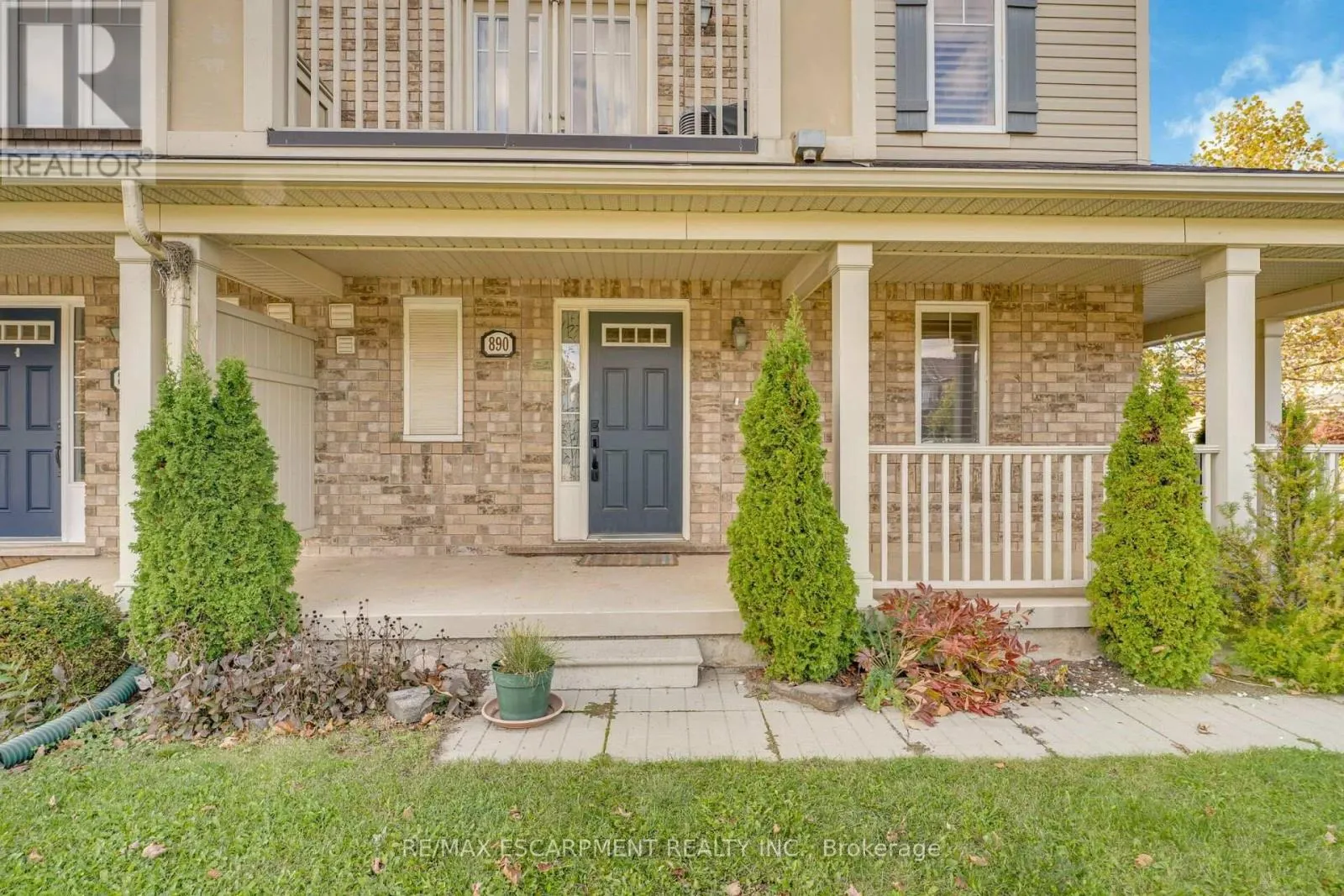 890 FOWLES COURT