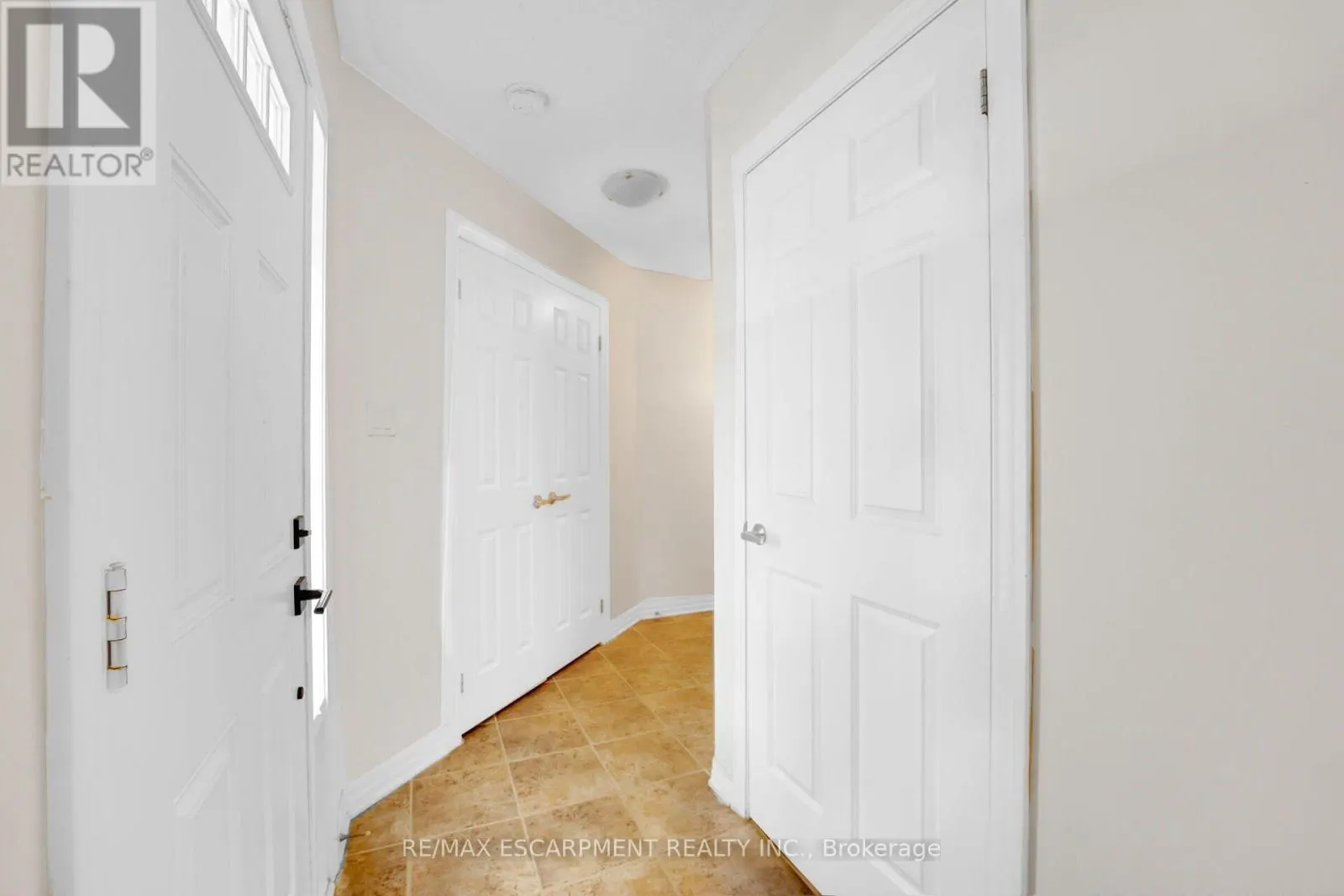 890 FOWLES COURT