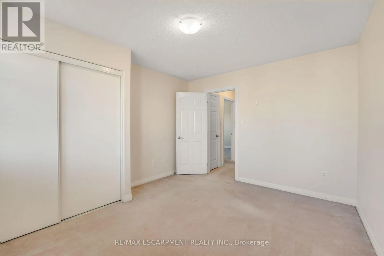 890 FOWLES COURT