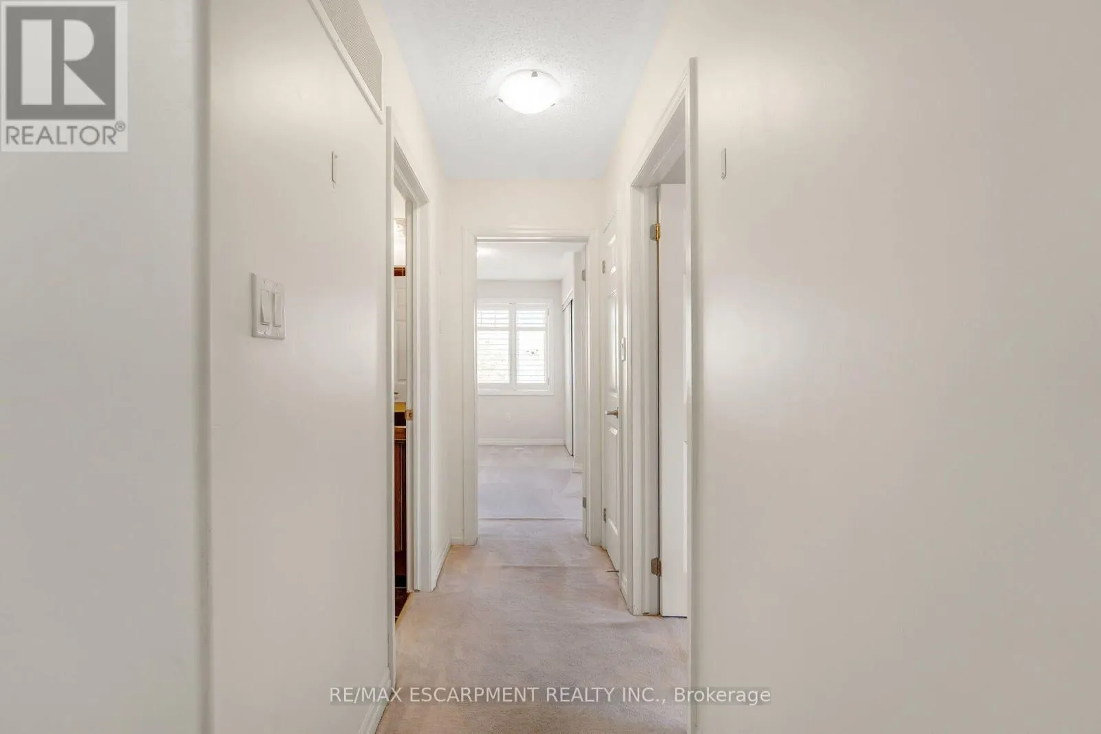 890 FOWLES COURT