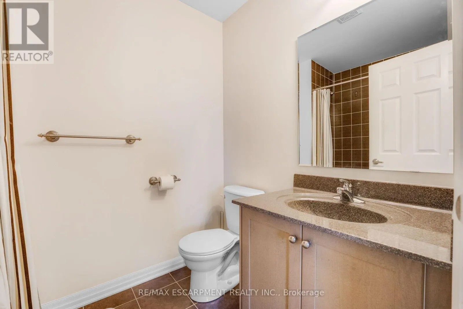890 FOWLES COURT