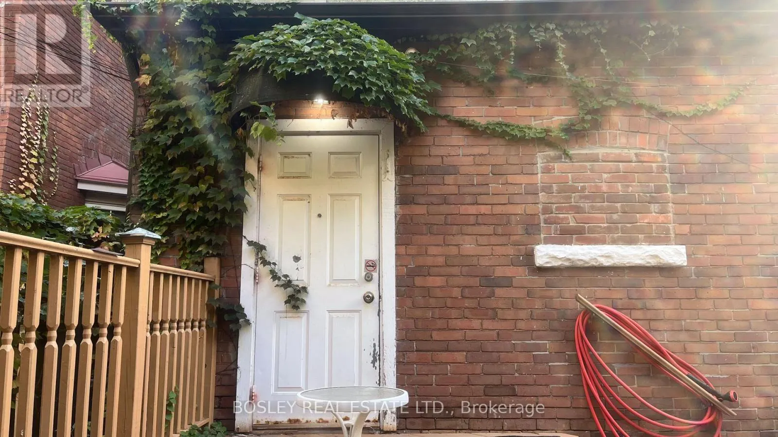 LOWER - 1498 KING STREET W