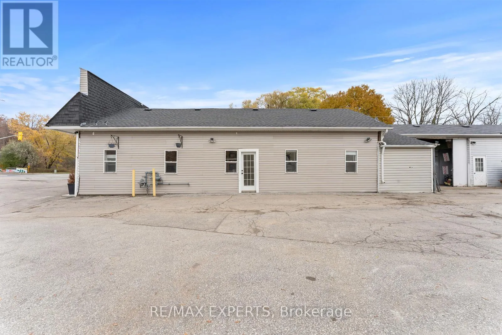 142 KING STREET E