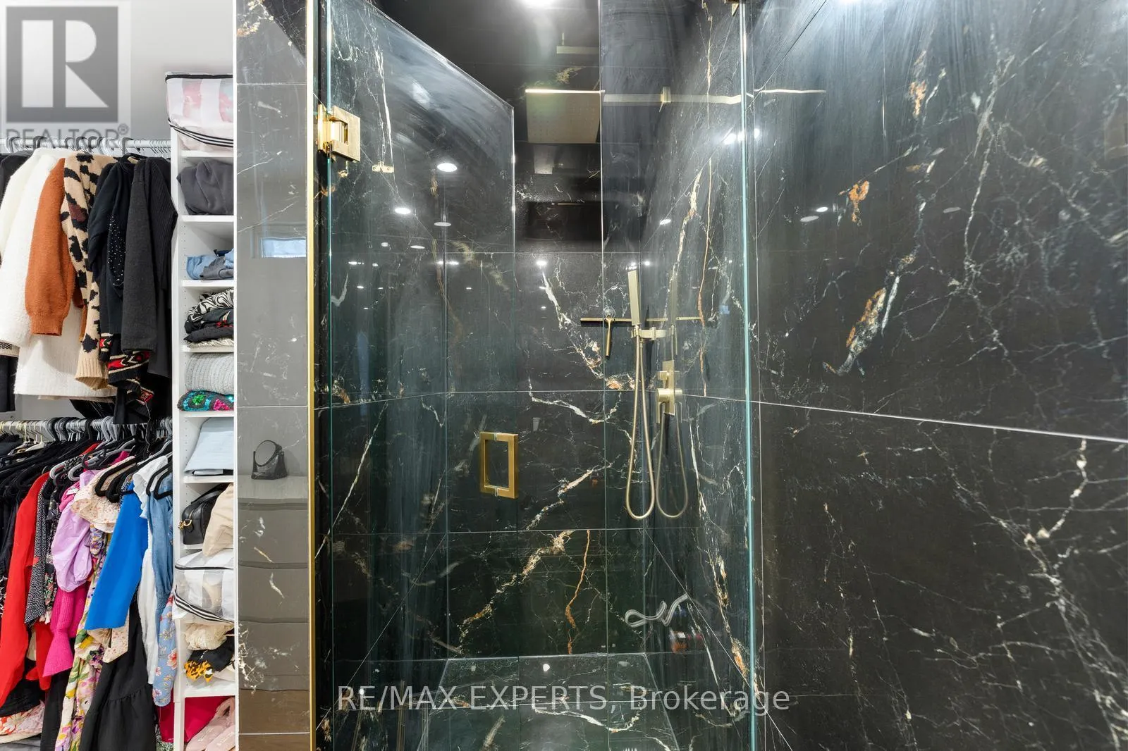 142 KING STREET E