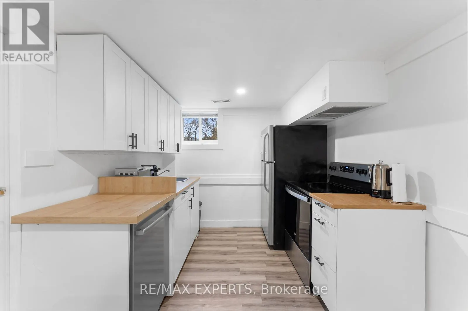 142 KING STREET E