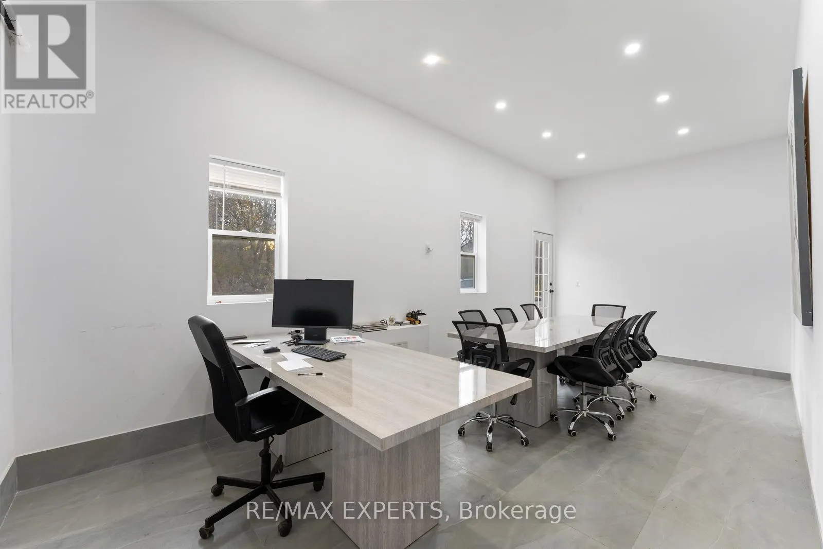 142 KING STREET E