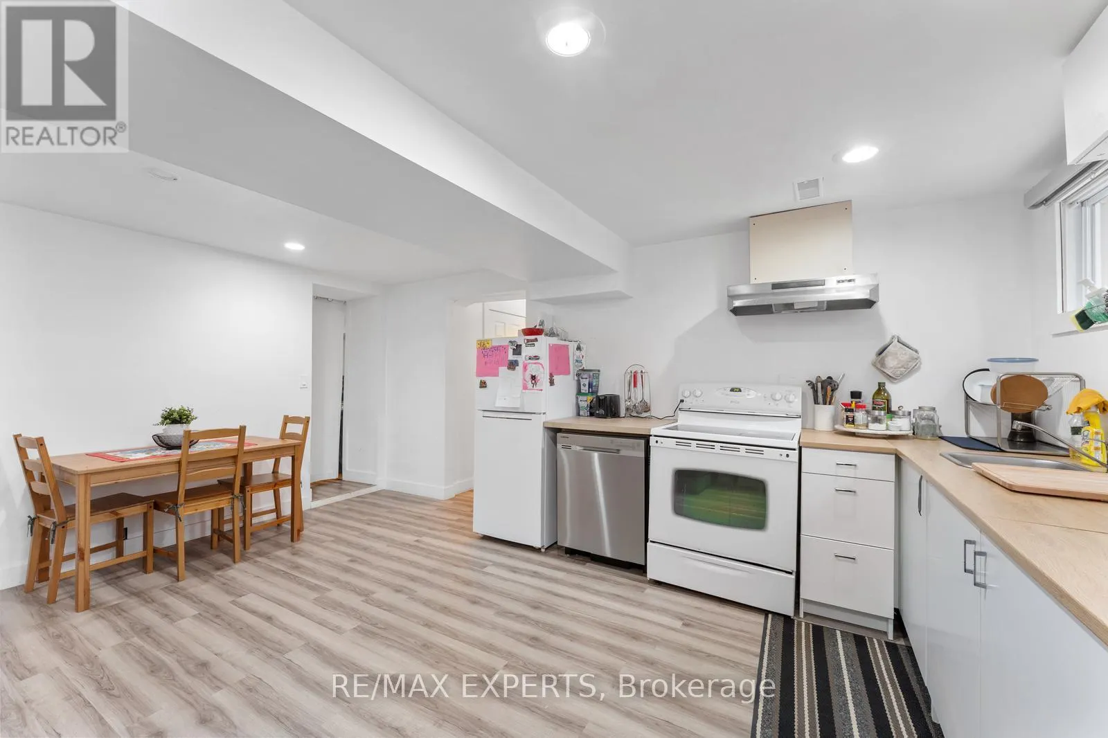142 KING STREET E