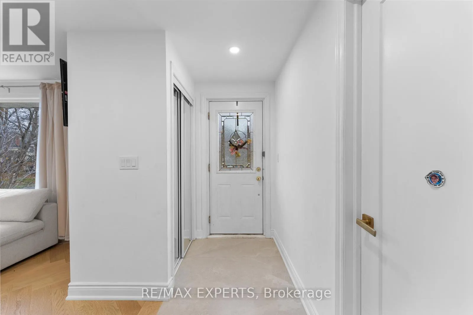 142 KING STREET E
